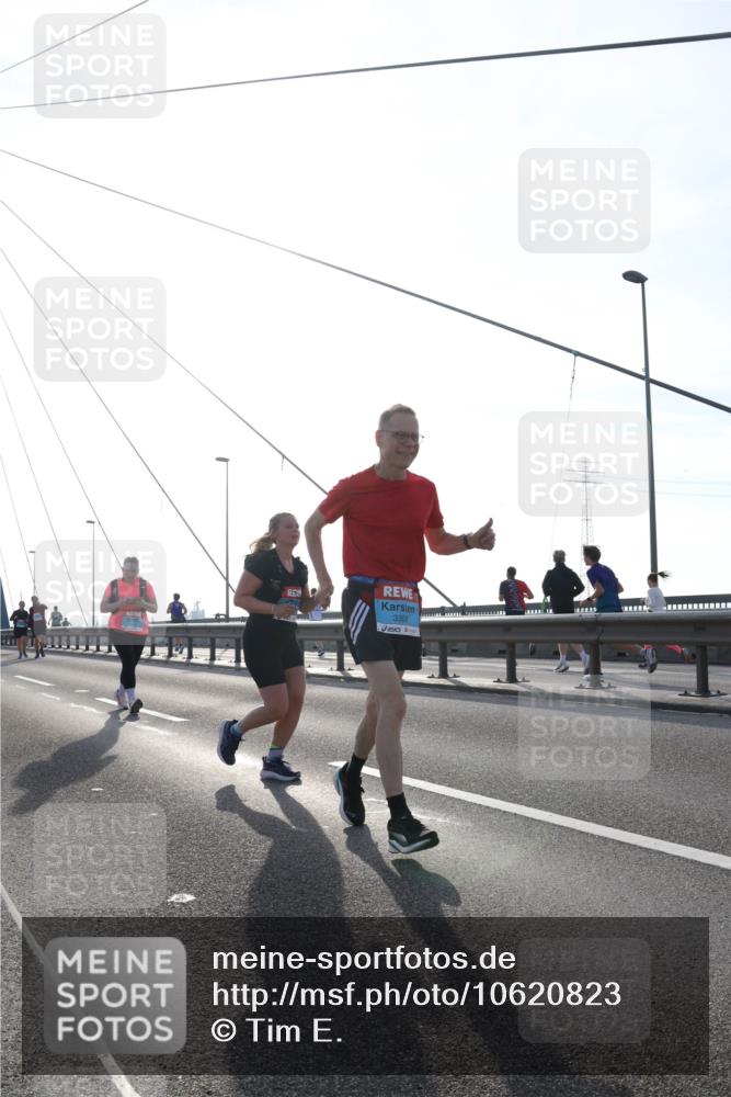 03.10.2026 - Köhlbrandbrückenlauf Tim E. http://msf.ph/oto/10620823 03.10.2026 09:39:44 Position 1 3303 meine-sportfotos.de