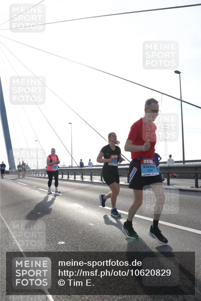 03.10.2026 - Köhlbrandbrückenlauf Tim E. http://msf.ph/oto/10620829 03.10.2026 09:39:44 Position 1 3303 meine-sportfotos.de