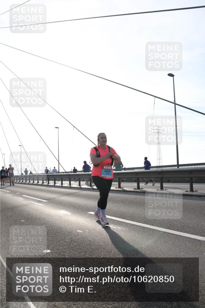 03.10.2026 - Köhlbrandbrückenlauf Tim E. http://msf.ph/oto/10620850 03.10.2026 09:39:46 Position 1 3573 meine-sportfotos.de