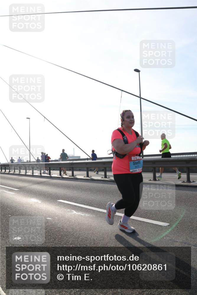 03.10.2026 - Köhlbrandbrückenlauf Tim E. http://msf.ph/oto/10620861 03.10.2026 09:39:47 Position 1 3573 meine-sportfotos.de