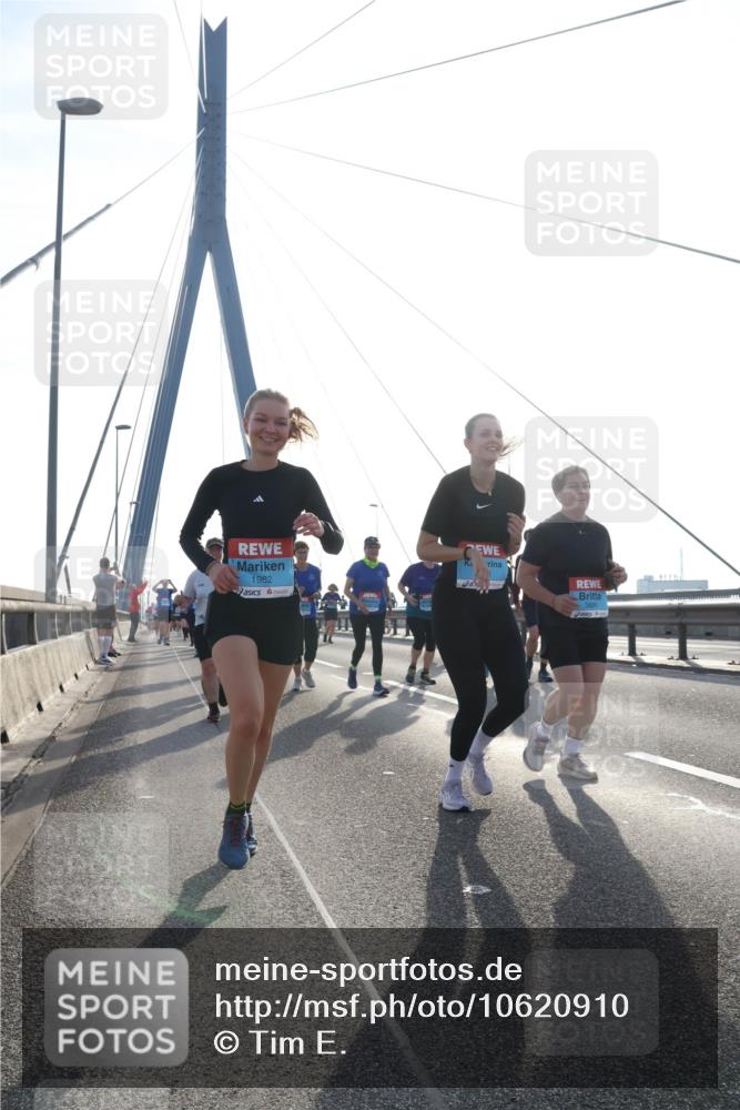 03.10.2026 - Köhlbrandbrückenlauf Tim E. http://msf.ph/oto/10620910 03.10.2026 09:39:52 Position 1 1982 meine-sportfotos.de