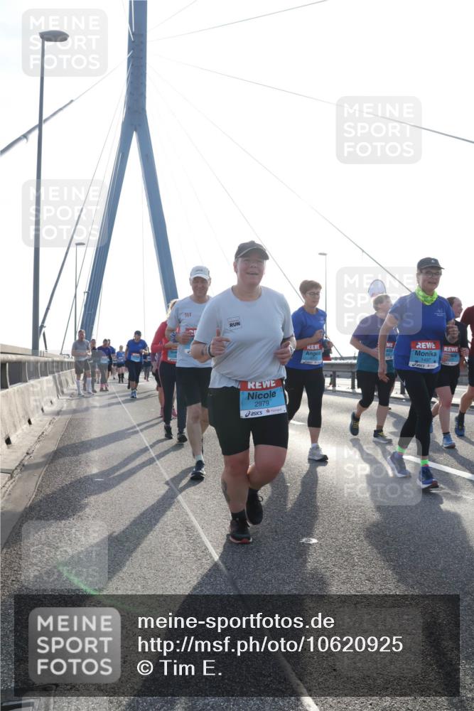 03.10.2026 - Köhlbrandbrückenlauf Tim E. http://msf.ph/oto/10620925 03.10.2026 09:39:54 Position 1 361, 2979, 1497 meine-sportfotos.de