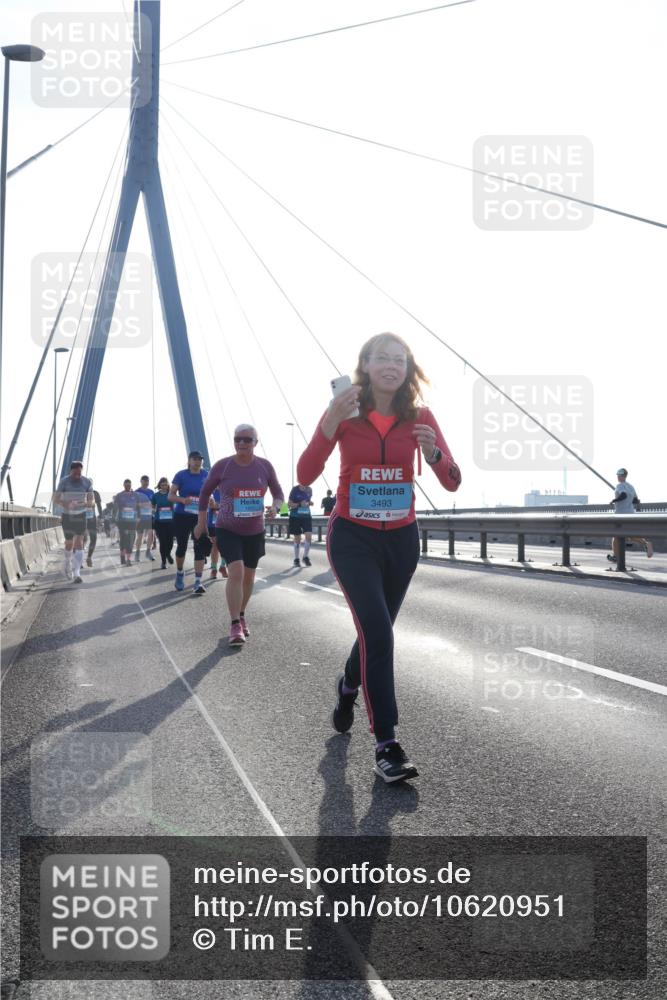 03.10.2026 - Köhlbrandbrückenlauf Tim E. http://msf.ph/oto/10620951 03.10.2026 09:39:56 Position 1 3493 meine-sportfotos.de