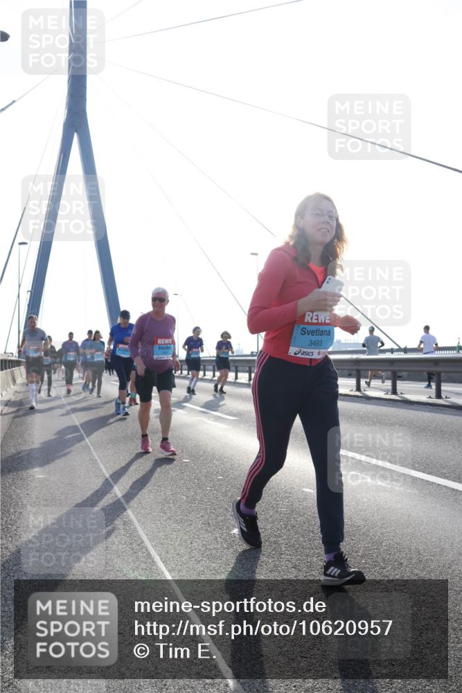 03.10.2026 - Köhlbrandbrückenlauf Tim E. http://msf.ph/oto/10620957 03.10.2026 09:39:56 Position 1 3493 meine-sportfotos.de