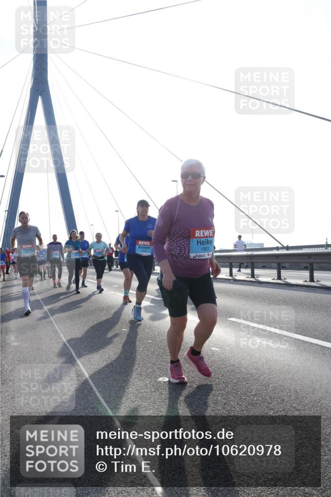 03.10.2026 - Köhlbrandbrückenlauf Tim E. http://msf.ph/oto/10620978 03.10.2026 09:39:58 Position 1 1801 meine-sportfotos.de
