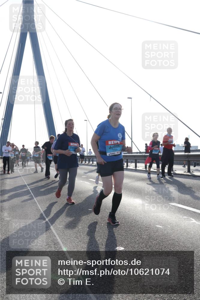03.10.2026 - Köhlbrandbrückenlauf Tim E. http://msf.ph/oto/10621074 03.10.2026 09:40:05 Position 1 1705 meine-sportfotos.de
