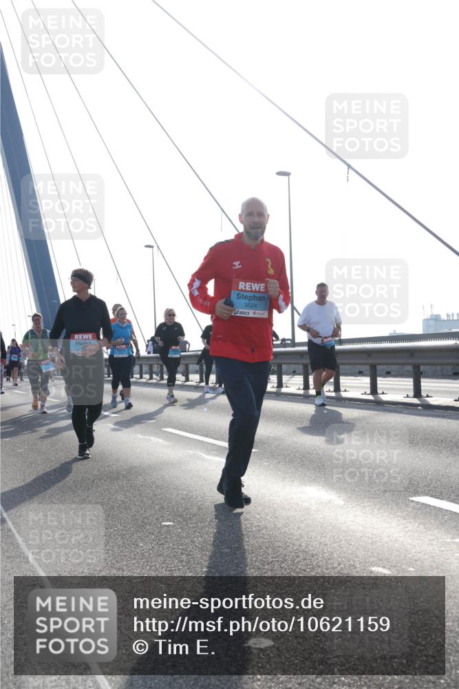 03.10.2026 - Köhlbrandbrückenlauf Tim E. http://msf.ph/oto/10621159 03.10.2026 09:40:11 Position 1 3524 meine-sportfotos.de