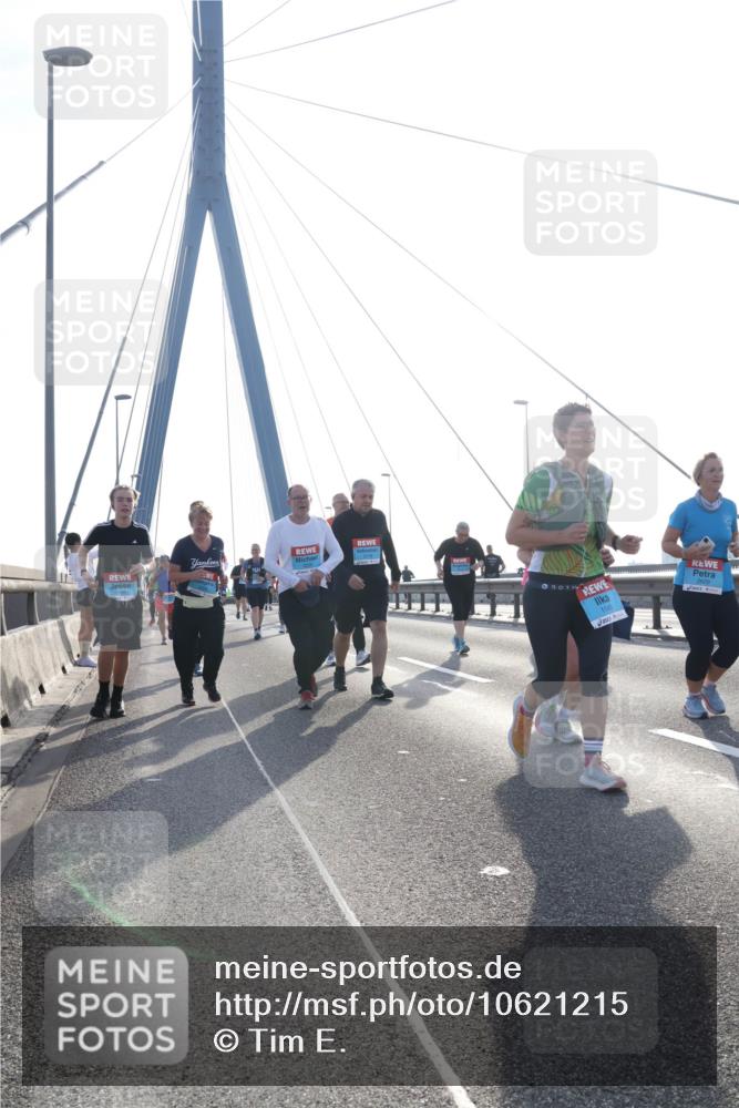 03.10.2026 - Köhlbrandbrückenlauf Tim E. http://msf.ph/oto/10621215 03.10.2026 09:40:16 Position 1 1145 meine-sportfotos.de