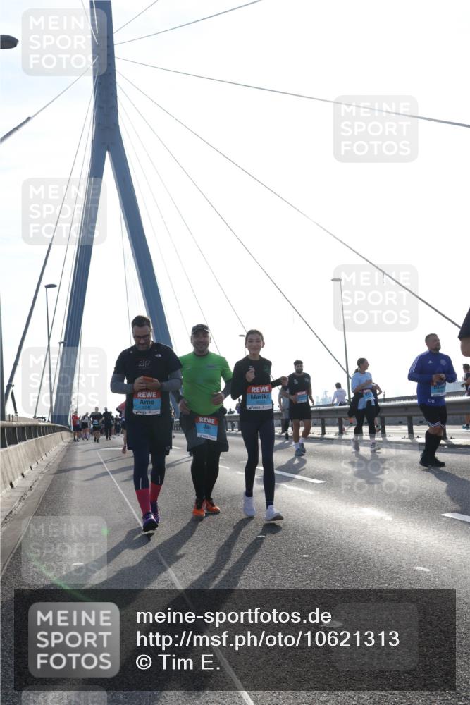 03.10.2026 - Köhlbrandbrückenlauf Tim E. http://msf.ph/oto/10621313 03.10.2026 09:40:28 Position 1 2117, 1240 meine-sportfotos.de