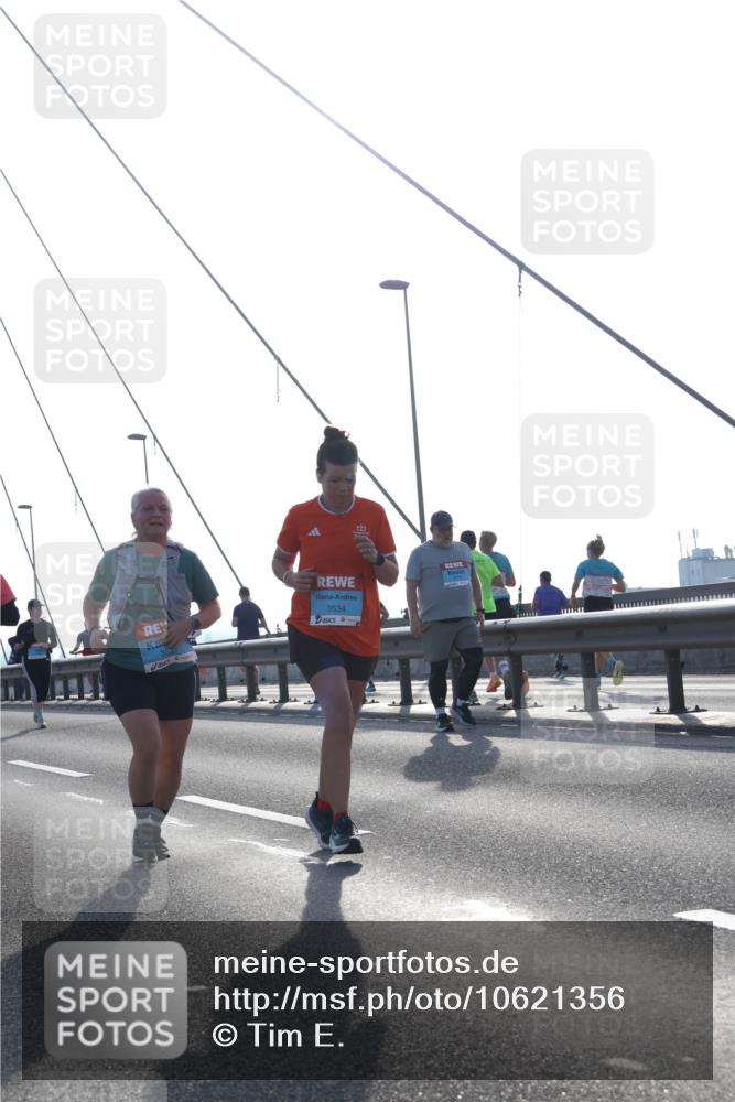 03.10.2026 - Köhlbrandbrückenlauf Tim E. http://msf.ph/oto/10621356 03.10.2026 09:40:31 Position 1 353, 3534 meine-sportfotos.de