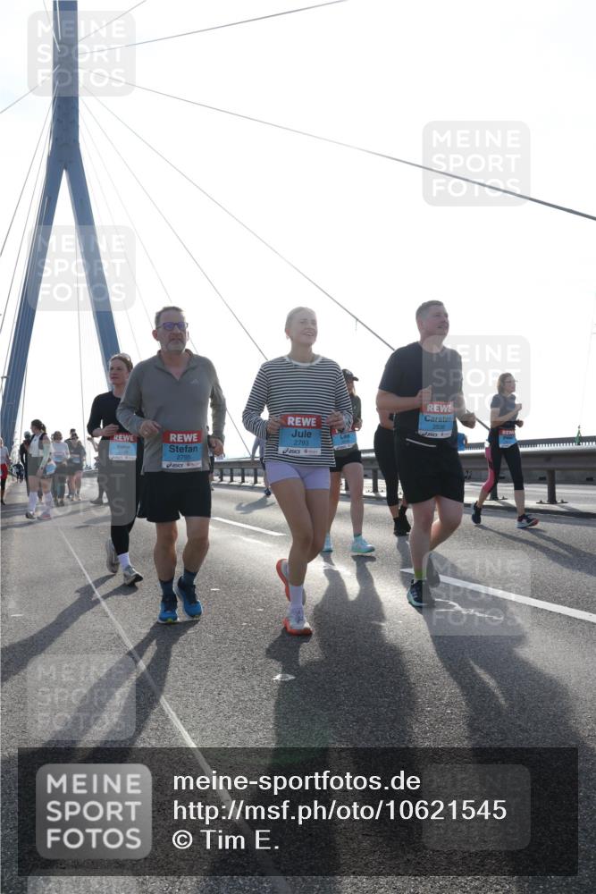 03.10.2026 - Köhlbrandbrückenlauf Tim E. http://msf.ph/oto/10621545 03.10.2026 09:40:55 Position 1 2795, 2793, 3538, 1530 meine-sportfotos.de