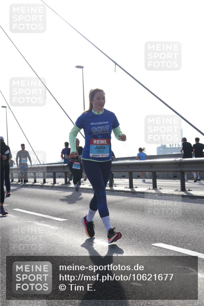 03.10.2026 - Köhlbrandbrückenlauf Tim E. http://msf.ph/oto/10621677 03.10.2026 09:41:07 Position 1 1013 meine-sportfotos.de