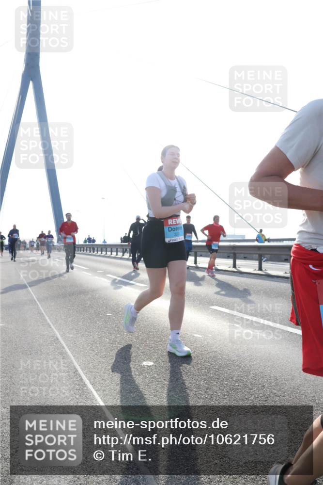 03.10.2026 - Köhlbrandbrückenlauf Tim E. http://msf.ph/oto/10621756 03.10.2026 09:41:14 Position 1 323 meine-sportfotos.de