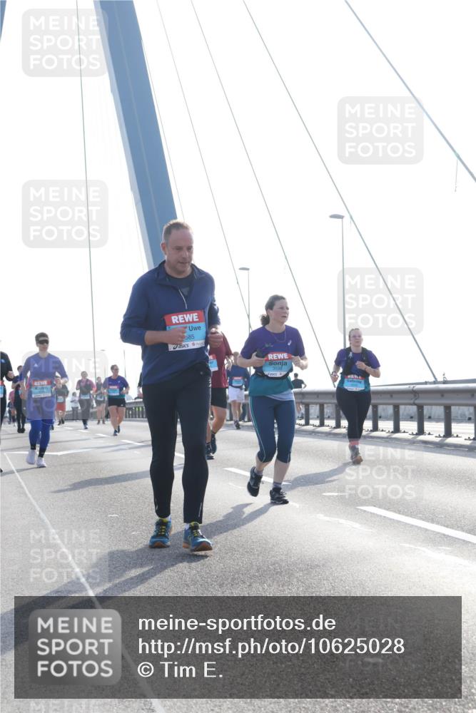 03.10.2026 - Köhlbrandbrückenlauf Tim E. http://msf.ph/oto/10625028 03.10.2026 09:41:19 Position 1 585 meine-sportfotos.de