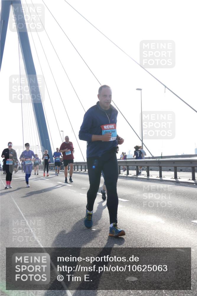 03.10.2026 - Köhlbrandbrückenlauf Tim E. http://msf.ph/oto/10625063 03.10.2026 09:41:21 Position 1 5 meine-sportfotos.de