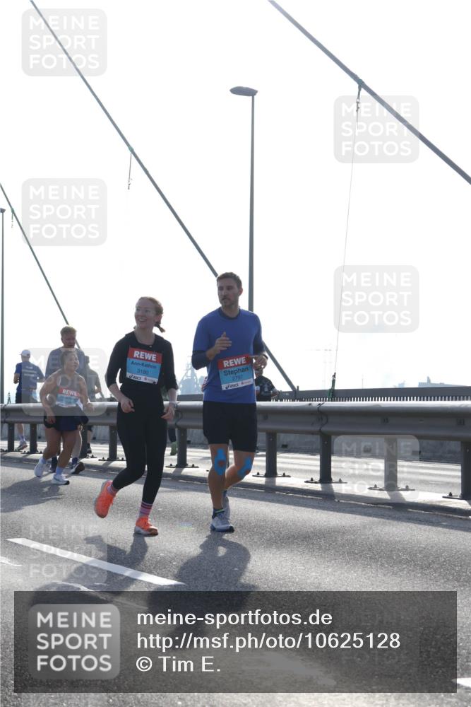 03.10.2026 - Köhlbrandbrückenlauf Tim E. http://msf.ph/oto/10625128 03.10.2026 09:41:27 Position 1 3180, 2797 meine-sportfotos.de