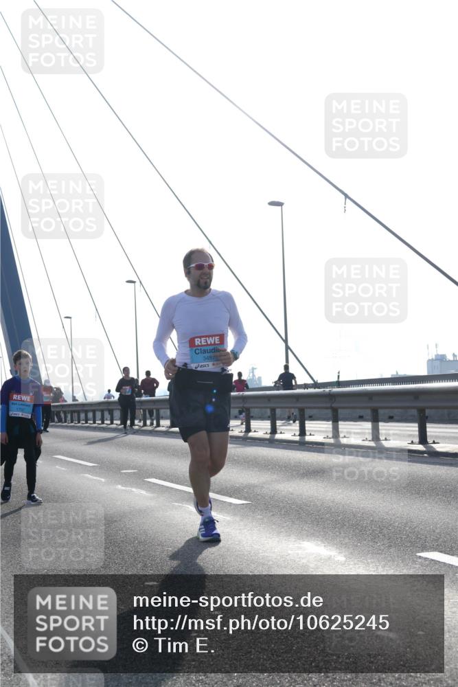 03.10.2026 - Köhlbrandbrückenlauf Tim E. http://msf.ph/oto/10625245 03.10.2026 09:41:38 Position 1 1707, 3497 meine-sportfotos.de