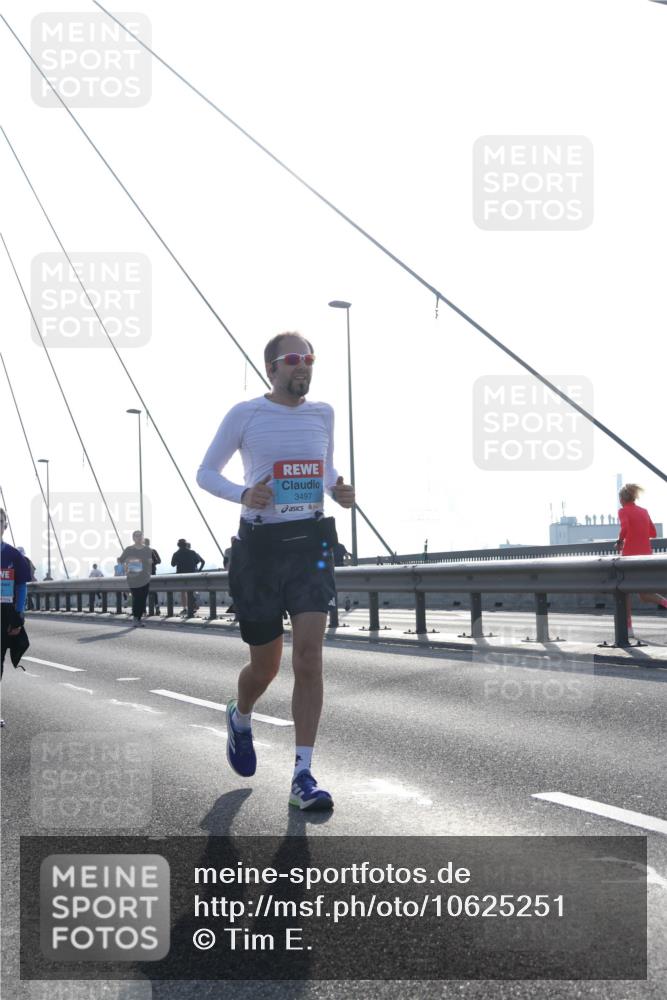 03.10.2026 - Köhlbrandbrückenlauf Tim E. http://msf.ph/oto/10625251 03.10.2026 09:41:38 Position 1 3497 meine-sportfotos.de