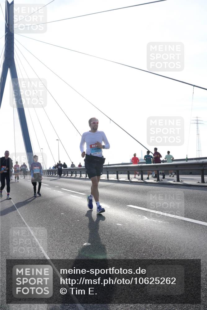 03.10.2026 - Köhlbrandbrückenlauf Tim E. http://msf.ph/oto/10625262 03.10.2026 09:41:38 Position 1 3497 meine-sportfotos.de