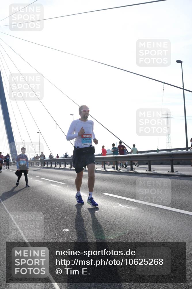 03.10.2026 - Köhlbrandbrückenlauf Tim E. http://msf.ph/oto/10625268 03.10.2026 09:41:39 Position 1 3497 meine-sportfotos.de