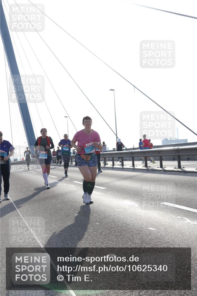 03.10.2026 - Köhlbrandbrückenlauf Tim E. http://msf.ph/oto/10625340 03.10.2026 09:41:46 Position 1  meine-sportfotos.de