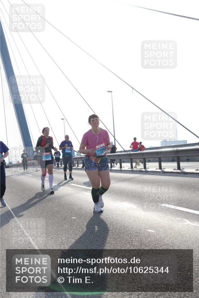 03.10.2026 - Köhlbrandbrückenlauf Tim E. http://msf.ph/oto/10625344 03.10.2026 09:41:46 Position 1  meine-sportfotos.de