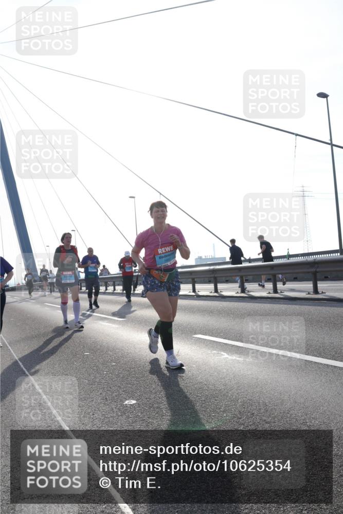 03.10.2026 - Köhlbrandbrückenlauf Tim E. http://msf.ph/oto/10625354 03.10.2026 09:41:47 Position 1  meine-sportfotos.de