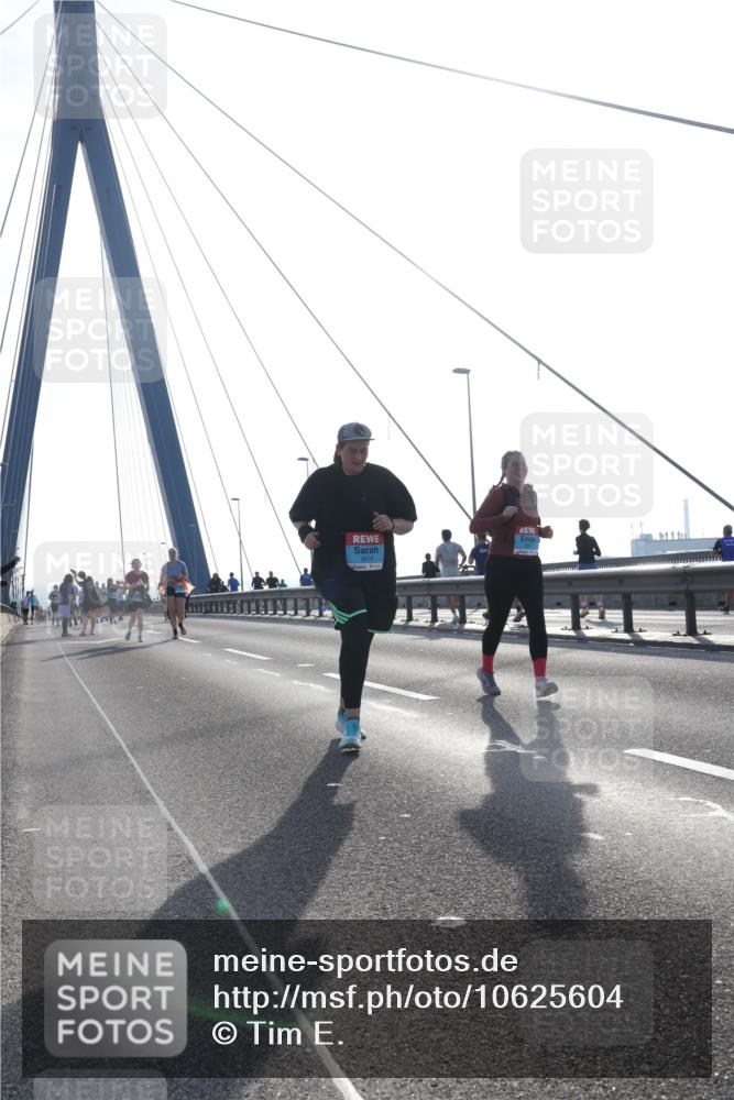 03.10.2026 - Köhlbrandbrückenlauf Tim E. http://msf.ph/oto/10625604 03.10.2026 09:42:06 Position 1 3614 meine-sportfotos.de