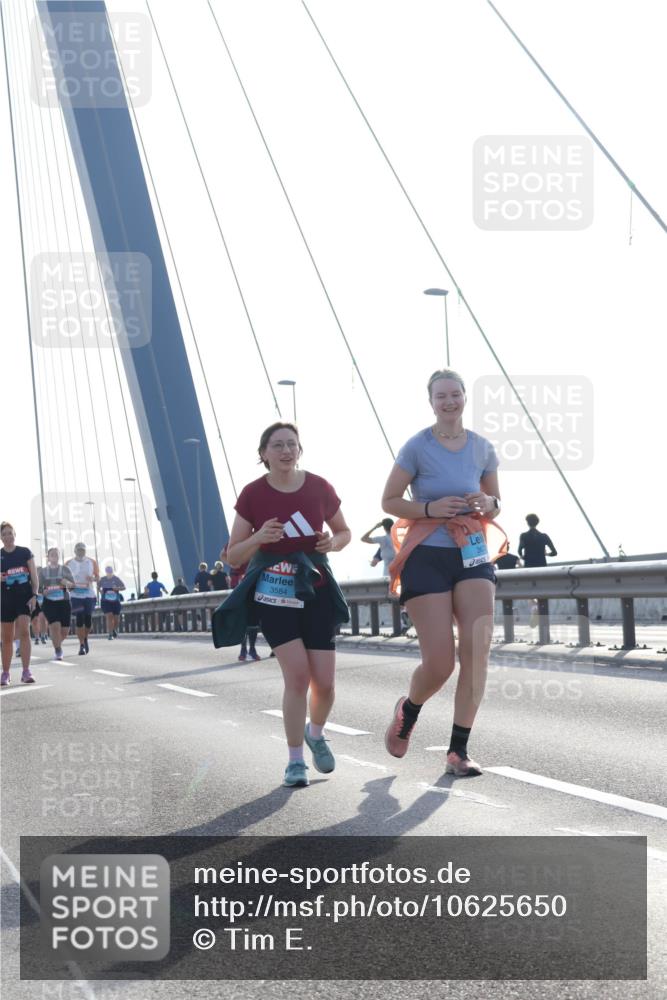 03.10.2026 - Köhlbrandbrückenlauf Tim E. http://msf.ph/oto/10625650 03.10.2026 09:42:11 Position 1 3584 meine-sportfotos.de