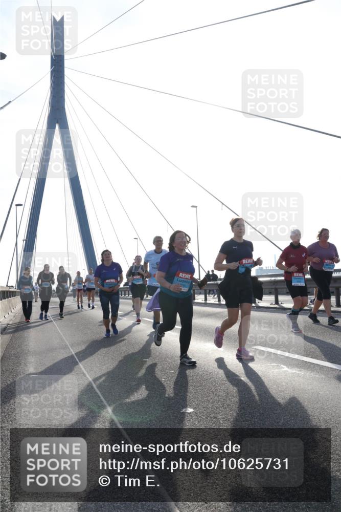 03.10.2026 - Köhlbrandbrückenlauf Tim E. http://msf.ph/oto/10625731 03.10.2026 09:42:23 Position 1 3285 meine-sportfotos.de
