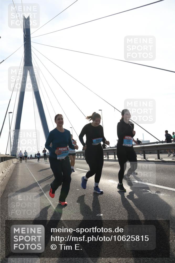 03.10.2026 - Köhlbrandbrückenlauf Tim E. http://msf.ph/oto/10625815 03.10.2026 09:42:27 Position 1 1717, 1719 meine-sportfotos.de
