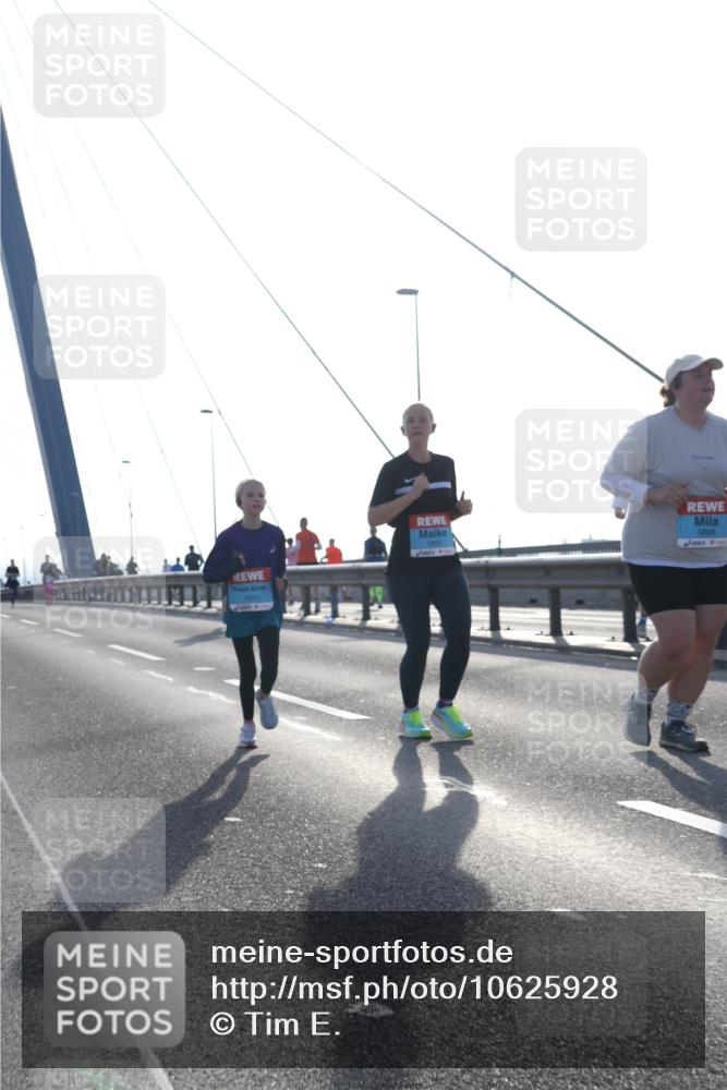 03.10.2026 - Köhlbrandbrückenlauf Tim E. http://msf.ph/oto/10625928 03.10.2026 09:42:35 Position 1 3688 meine-sportfotos.de