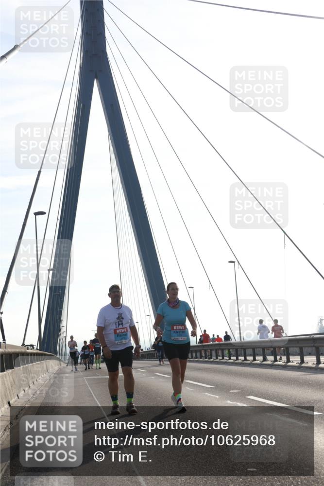 03.10.2026 - Köhlbrandbrückenlauf Tim E. http://msf.ph/oto/10625968 03.10.2026 09:42:41 Position 1  meine-sportfotos.de