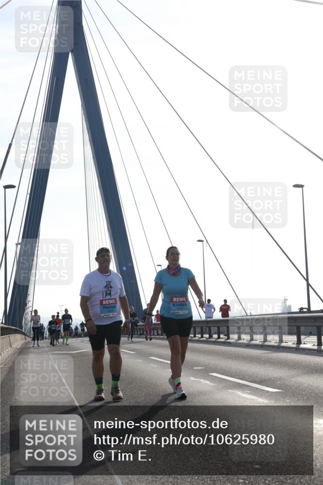03.10.2026 - Köhlbrandbrückenlauf Tim E. http://msf.ph/oto/10625980 03.10.2026 09:42:42 Position 1 3355 meine-sportfotos.de