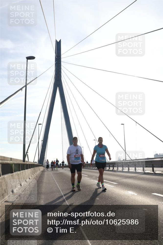 03.10.2026 - Köhlbrandbrückenlauf Tim E. http://msf.ph/oto/10625986 03.10.2026 09:42:43 Position 1  meine-sportfotos.de