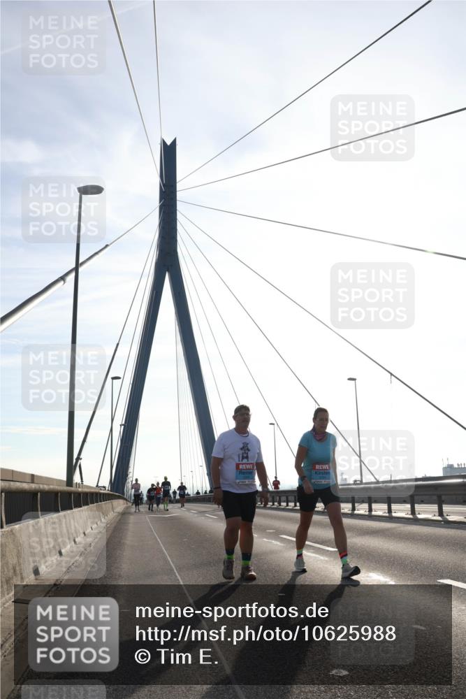 03.10.2026 - Köhlbrandbrückenlauf Tim E. http://msf.ph/oto/10625988 03.10.2026 09:42:43 Position 1  meine-sportfotos.de