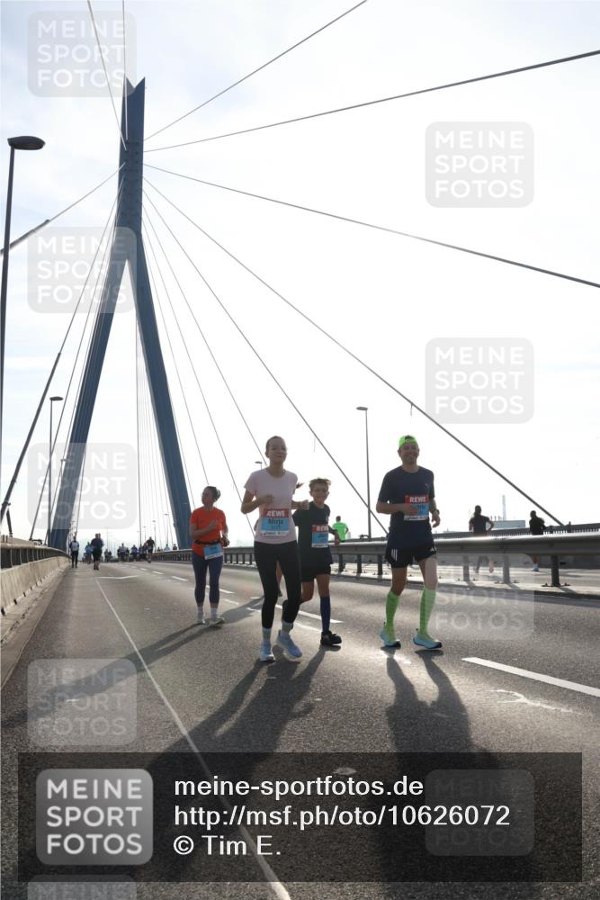 03.10.2026 - Köhlbrandbrückenlauf Tim E. http://msf.ph/oto/10626072 03.10.2026 09:42:56 Position 1  meine-sportfotos.de