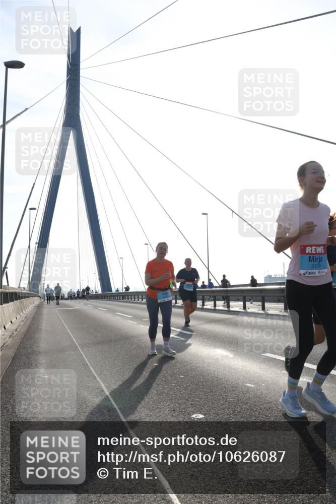 03.10.2026 - Köhlbrandbrückenlauf Tim E. http://msf.ph/oto/10626087 03.10.2026 09:42:57 Position 1 3129 meine-sportfotos.de