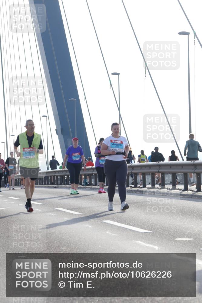03.10.2026 - Köhlbrandbrückenlauf Tim E. http://msf.ph/oto/10626226 03.10.2026 09:43:17 Position 1 3625 meine-sportfotos.de