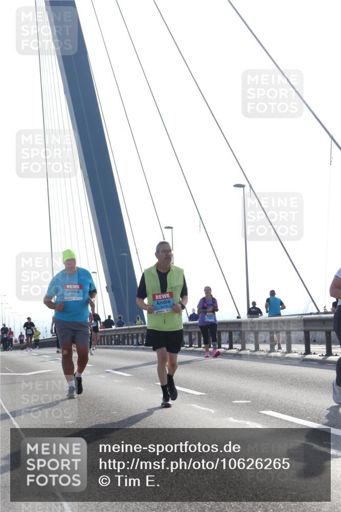 03.10.2026 - Köhlbrandbrückenlauf Tim E. http://msf.ph/oto/10626265 03.10.2026 09:43:21 Position 1 3678 meine-sportfotos.de