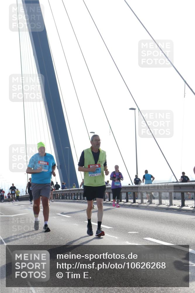 03.10.2026 - Köhlbrandbrückenlauf Tim E. http://msf.ph/oto/10626268 03.10.2026 09:43:22 Position 1 661, 3678 meine-sportfotos.de