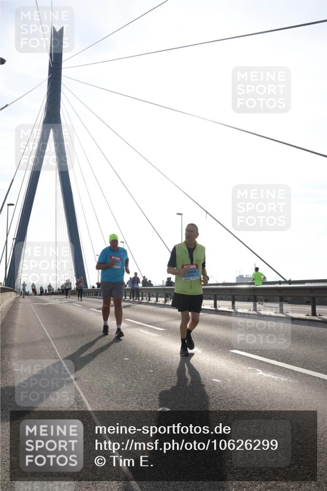 03.10.2026 - Köhlbrandbrückenlauf Tim E. http://msf.ph/oto/10626299 03.10.2026 09:43:25 Position 1  meine-sportfotos.de