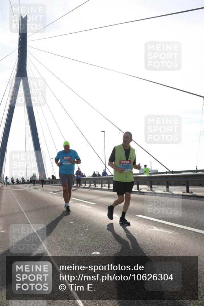 03.10.2026 - Köhlbrandbrückenlauf Tim E. http://msf.ph/oto/10626304 03.10.2026 09:43:26 Position 1 678 meine-sportfotos.de