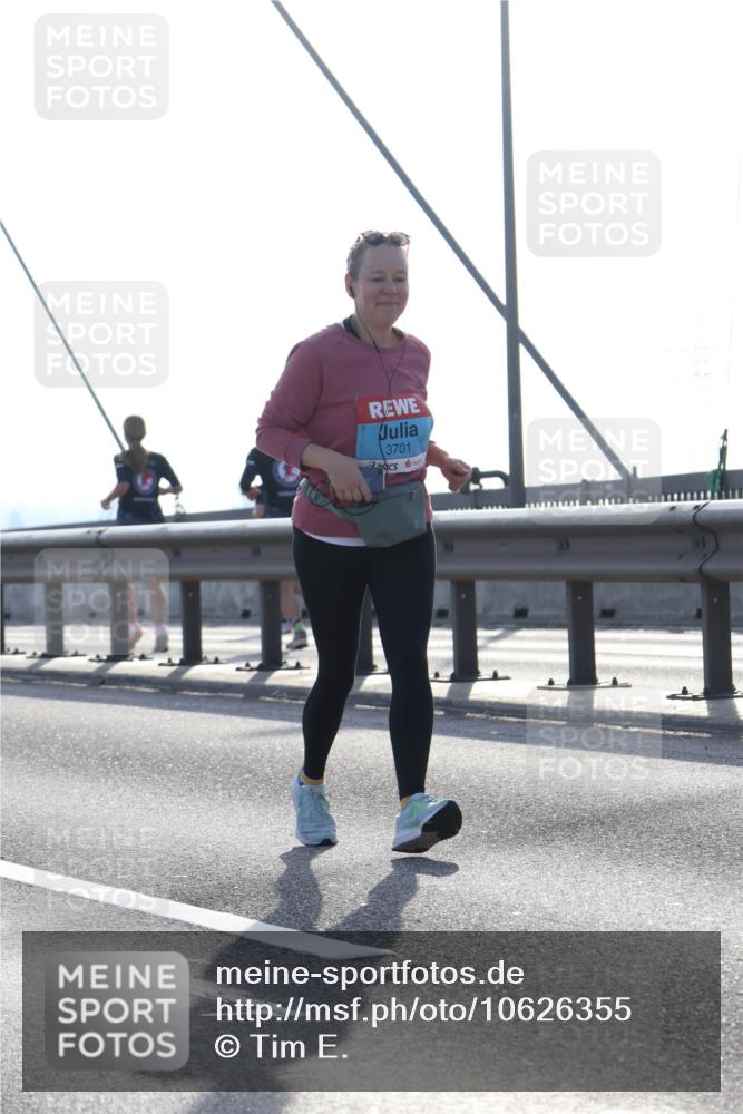 03.10.2026 - Köhlbrandbrückenlauf Tim E. http://msf.ph/oto/10626355 03.10.2026 09:43:33 Position 1 3701 meine-sportfotos.de