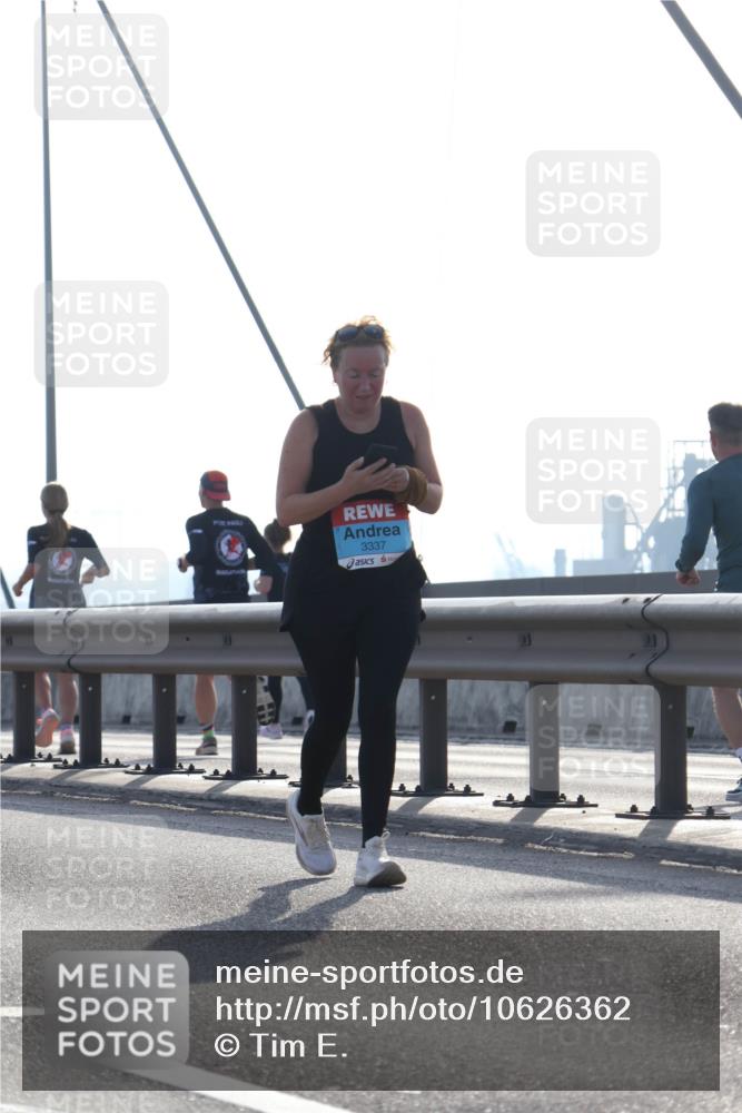 03.10.2026 - Köhlbrandbrückenlauf Tim E. http://msf.ph/oto/10626362 03.10.2026 09:43:35 Position 1 3337 meine-sportfotos.de