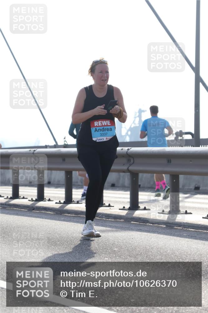 03.10.2026 - Köhlbrandbrückenlauf Tim E. http://msf.ph/oto/10626370 03.10.2026 09:43:36 Position 1 3337 meine-sportfotos.de