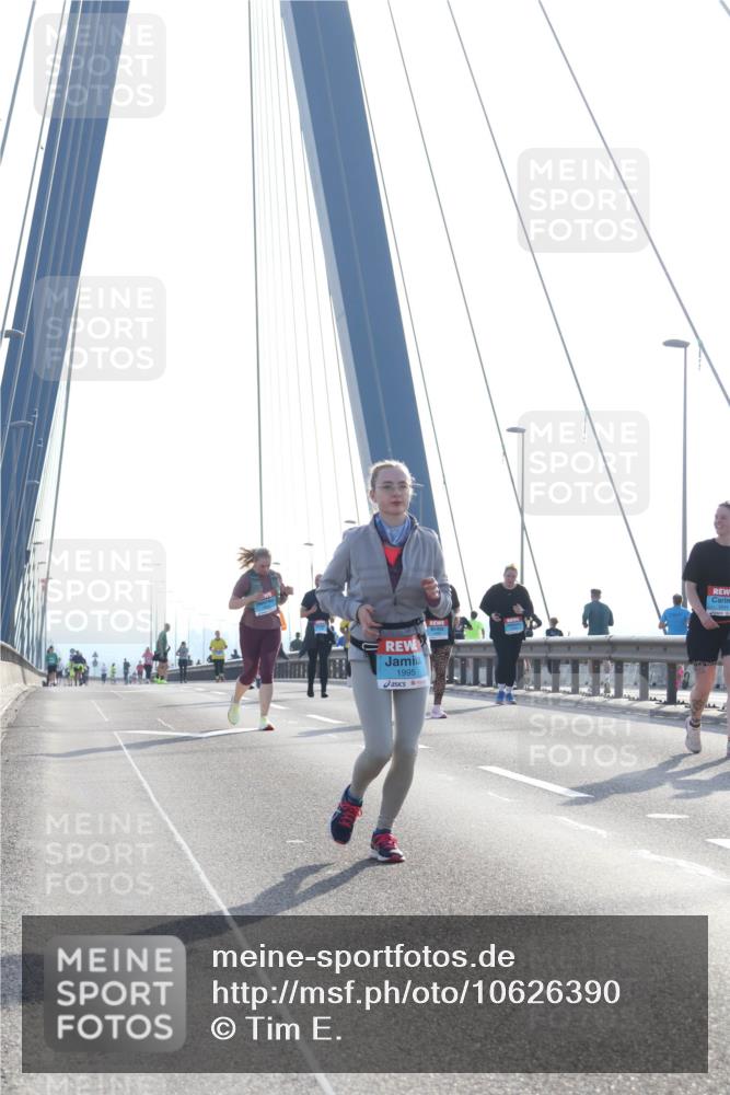 03.10.2026 - Köhlbrandbrückenlauf Tim E. http://msf.ph/oto/10626390 03.10.2026 09:43:41 Position 1 1995, 1899 meine-sportfotos.de