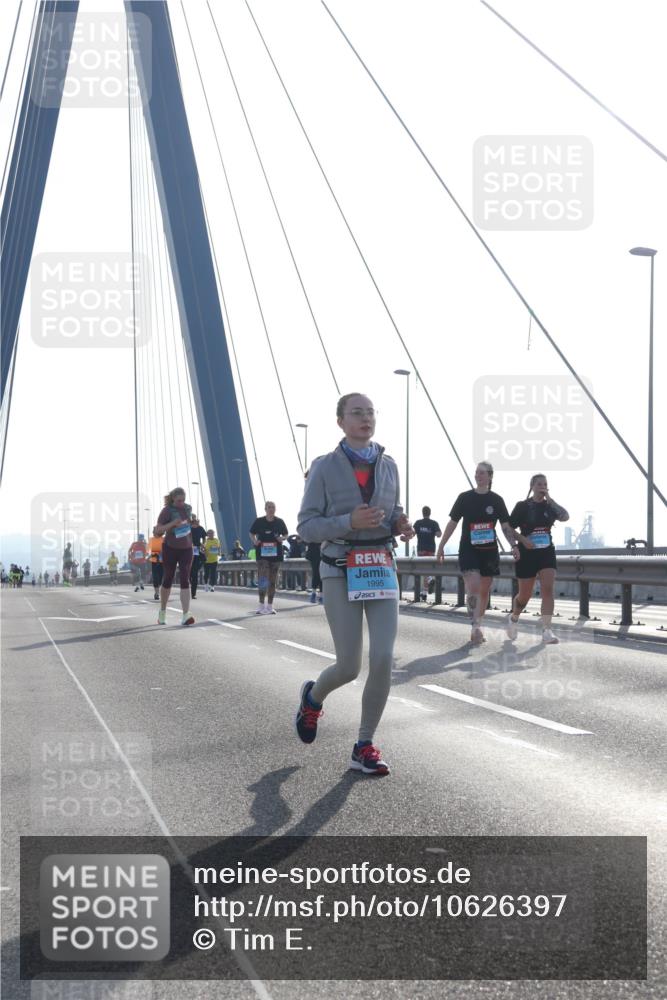 03.10.2026 - Köhlbrandbrückenlauf Tim E. http://msf.ph/oto/10626397 03.10.2026 09:43:42 Position 1 1995 meine-sportfotos.de