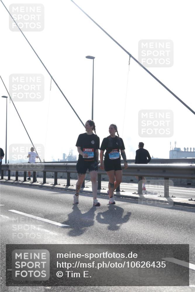 03.10.2026 - Köhlbrandbrückenlauf Tim E. http://msf.ph/oto/10626435 03.10.2026 09:43:45 Position 1 1898, 1111 meine-sportfotos.de