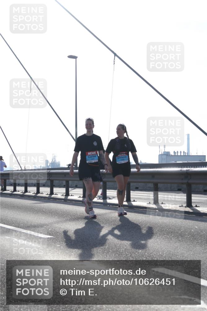03.10.2026 - Köhlbrandbrückenlauf Tim E. http://msf.ph/oto/10626451 03.10.2026 09:43:46 Position 1 1899 meine-sportfotos.de